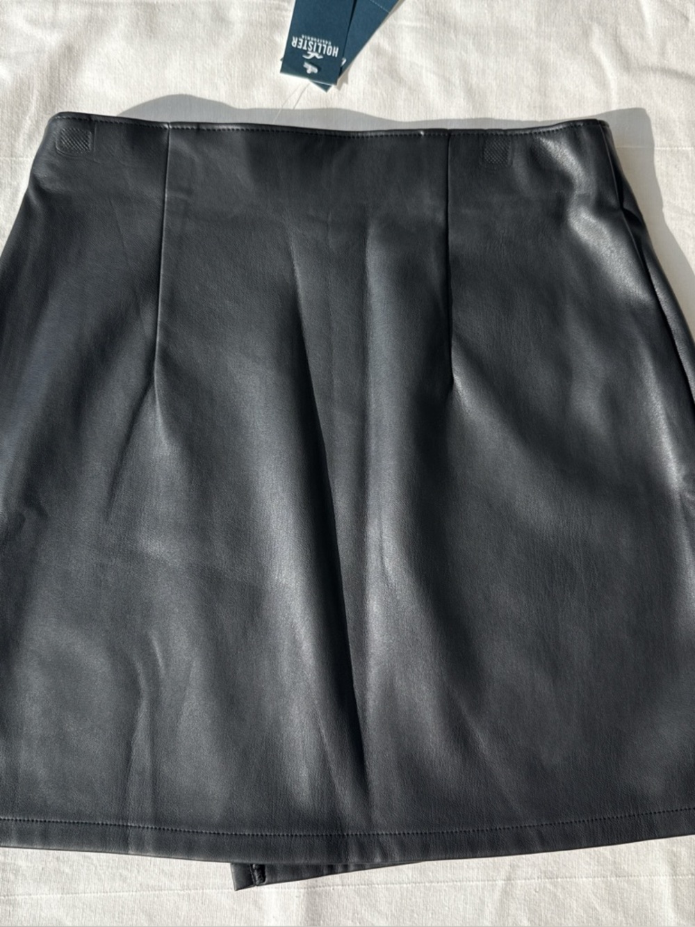 Hollister Sleek Black Mini Skirt - Picture 3 of 7